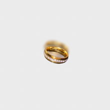 Load image into Gallery viewer, Crystal Band Ring
